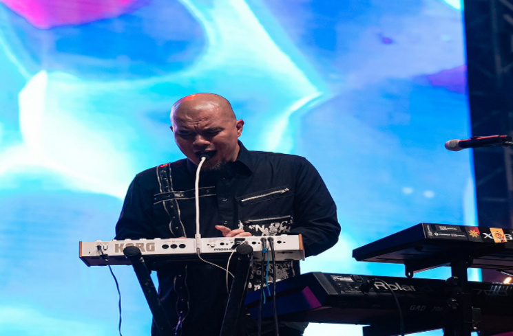 Ahmad Dhani bersama Dewa 19 [Instagram/ @ahmaddhaniofficial]