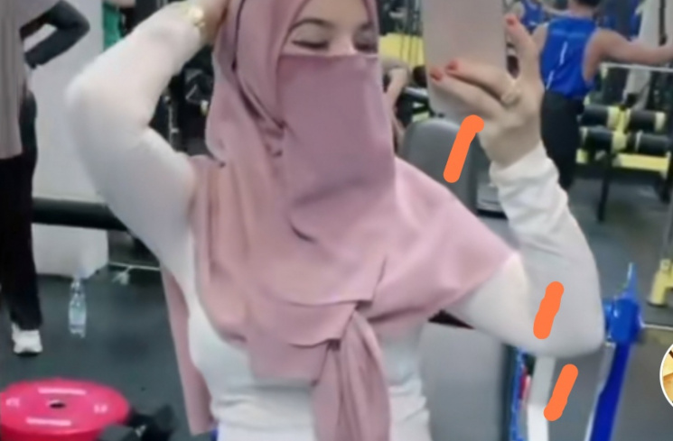 Usai Oklin Fia, Muncul TikTokers Bercadar Sisca Love Pamer Aurat, Netizen: MUI Anteng Aja. (TikTok)