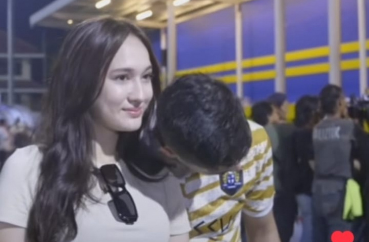 Al Ghazali Main nemplok aja ke Laura Moane [Instagram/@al.laura.official]