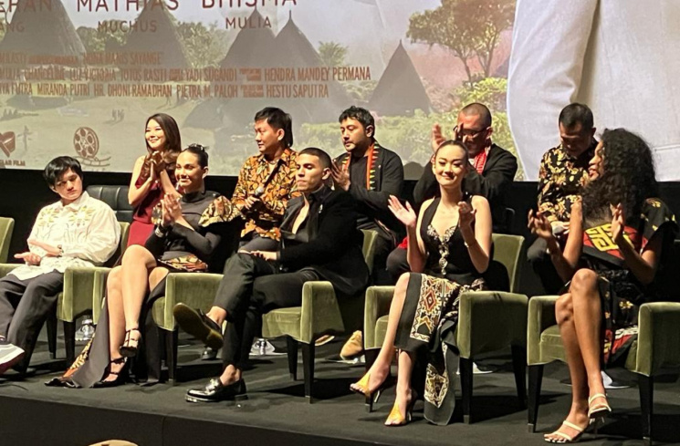 Para pemain, sutradara dan produser Nona Rasa Sayange [Tomy T.]