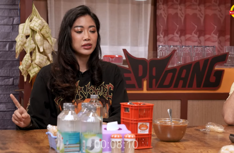 Widy Vierratale jelaskan hubungannya dengan aparat [YouTube Deddy Corbuzier]