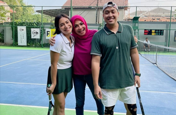 Caca Tengker dan Rieta Amilia