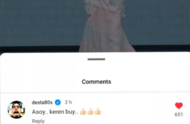 Hasil tangkapan layar komentar Desta saat puji foto mantan istri, Natasha Rizky. (tangkapan layar/ist) [TikTok.]