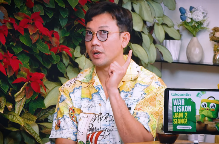 Denny Sumargo. (tangkapan layar/Youtube). [Youtube.]