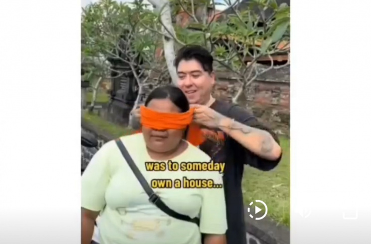 Gadis penjual donat [Tangkapan layar]