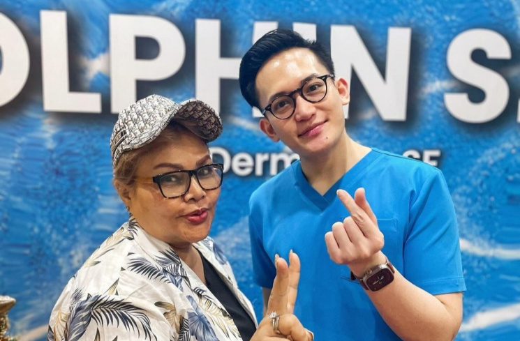 Eva Manurung saat melakukan treatment kecantikan [Instagram/@evamanurung1105]