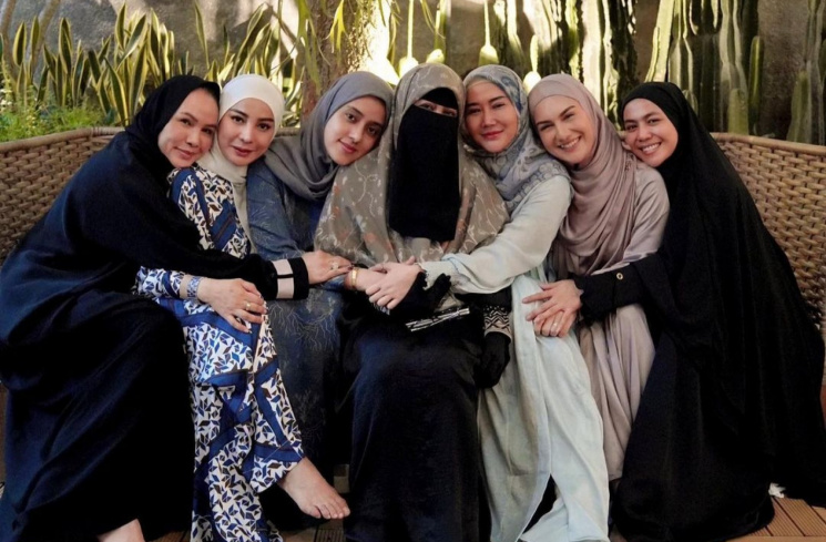 Kebersamaan Irish Bella dan Marissya Icha di Sebuah Kajian [Instagram/@marissyaichareal]