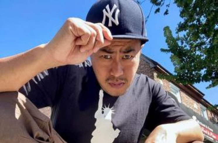 Pandji Pragiwaksono Blak-blakan Ogah Pilih Prabowo karena Wataknya, Netizen Ungkap Fakta Lain.(instagram/@pandji.pragiwaksono)