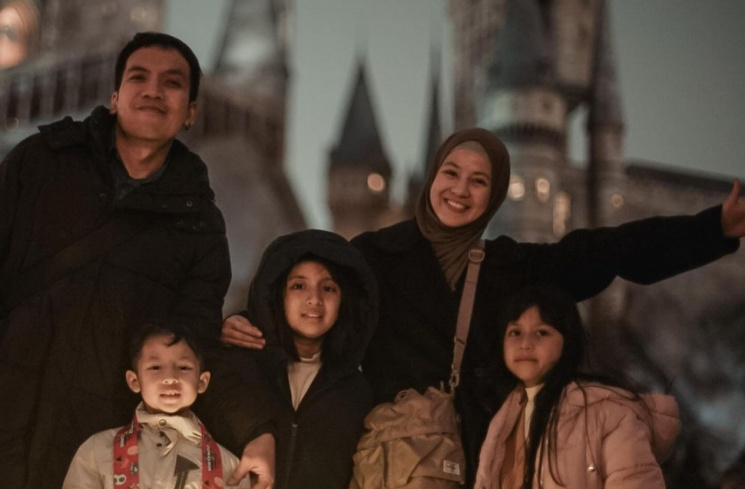 Desta dan Natasha Rizky Liburan Bareng Anak ke Jepang [Instagram/@natasharizkynew]