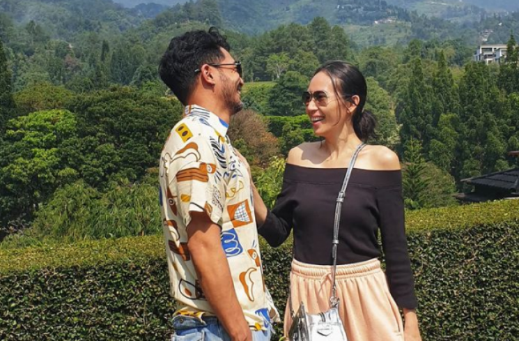 Yama Carlos dan Carina Ivola [Instagram @yamacarlos7]