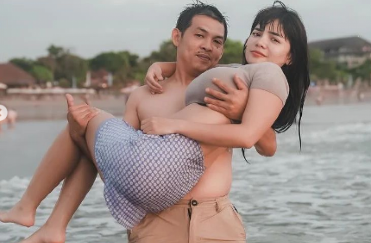 Usai Cerai dengan Istri, Koh Apex Segera Nikahi Dinar Candy: Bulan 4 di Bali