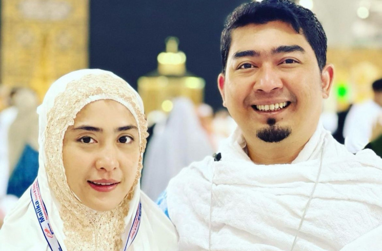 Ustad Solmed dan April Jasmine [Instagram @ustad_solmed]