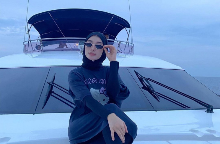 Zaskia Gotik [Instagram @zaskia_gotix]