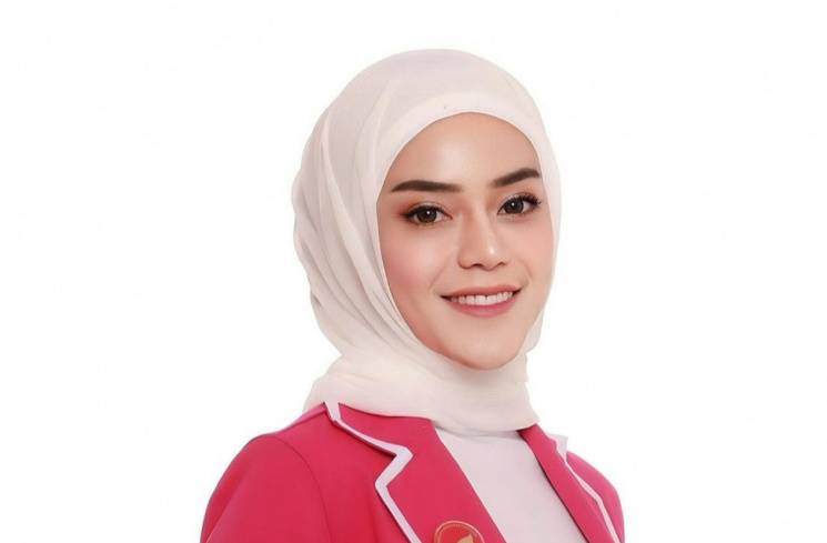 Regina Chrisyella, sosok diduga mantan Mahdy Reza sebelum pacari Sarah Keihl [Instagram/@reginachrisyella]