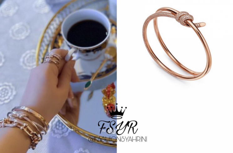 Gelang Syahrini [Instagram @fashionsyahrini2]