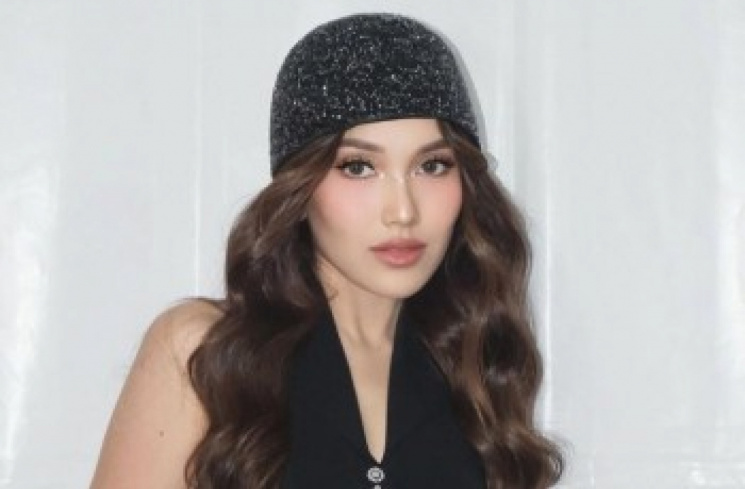 Ayu Ting Ting dengan tampilan ala aktris K-Pop [Instagram/@ayutingting92]