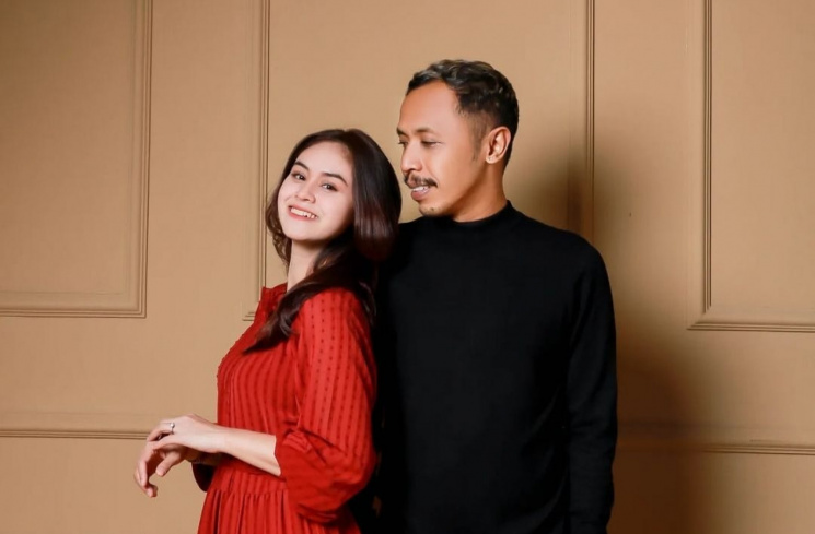 Furry Setya dan Dwinda Ratna sepakat bercerai (instagram/@furrysetya)