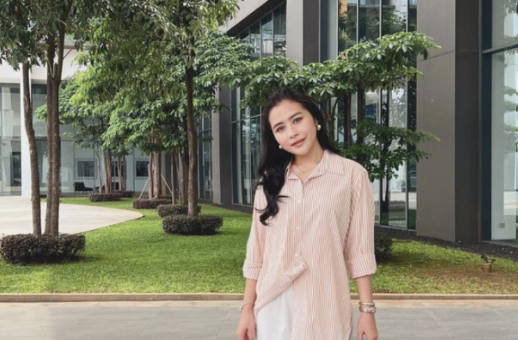 Prilly Latuconsina [Instagram @prillylatuconsina96]
