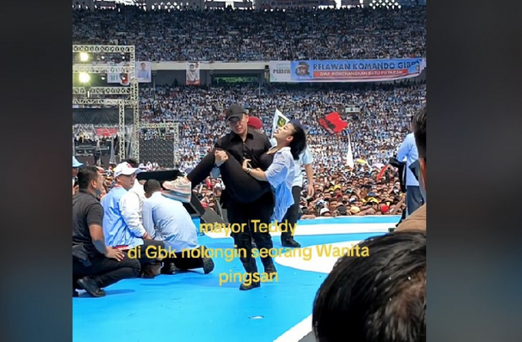 Mayor Teddy gendong wanita pingsan [Tiktok (gio_lelaki)]