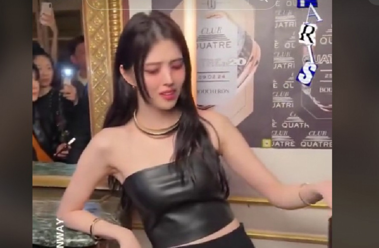 Han So Hee berteriak di acara Paris [Tangkapan layar]