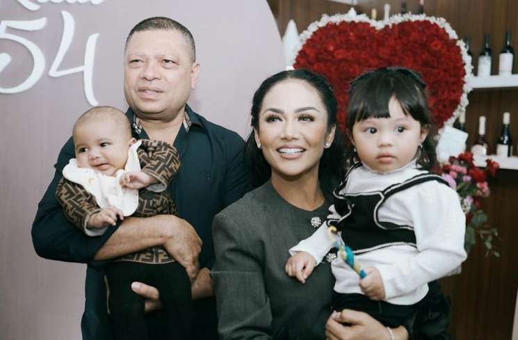 KD kagumi sikap Raul Lemos [(Instagram/@krisdayantilemos)]