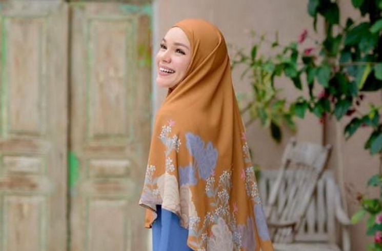 Dewi Sandra [Instagram/@dewisandra]