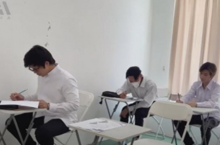 Atta Halilintar (duduk paling depan) saat mengikuti ujian paket C [Tangkap layar kanal YouTube AH]