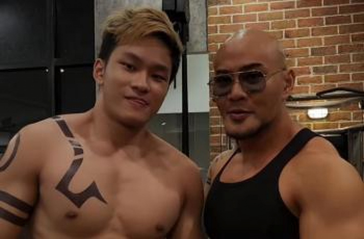 Telak! Deddy Corbuzier Skakmat Anaknya Gegara Malas ke Gereja: Azka Agama Lu Gak Jelas! (Instagram/@mastercorbuzier)