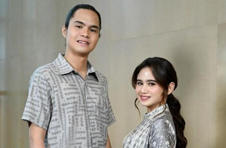 Dul Jaelani dan Tissa Biani saat Lebaran [Instagram/@duljaelan]