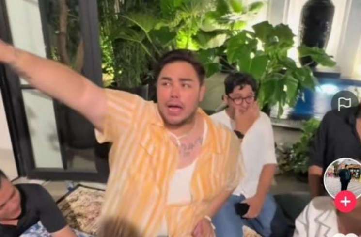 Momen Ivan Gunawan membahas kasus pelecehan seksual Saipul Jamil [TikTok @extrajoz]