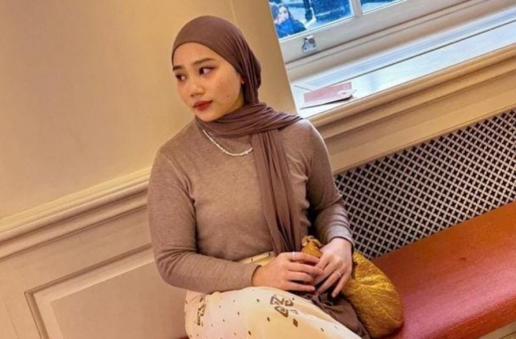 Penampilan Zara sebelum melepas kerudung [Instagram/@camilliazr]