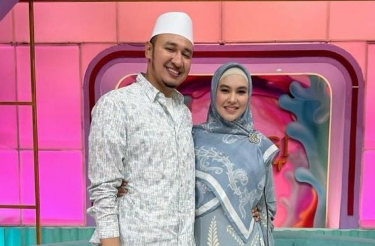 Kartika Putri bersama Habib Usman (Instagram/@kartikaputriworld)
