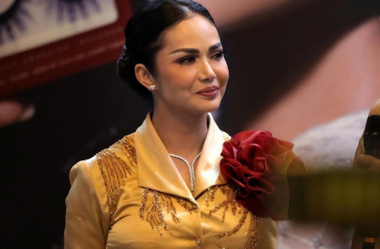 Tanggapi Rumor Keterlibatan Atta Halilintar Terkait Pencucian Uang: Krisdayanti Kok Kaya Bingung? (Instagram/@krisdayantilemos)