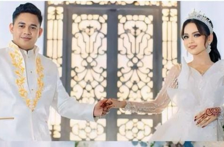 Putri Isnari dan suami, Abdul Azis [Instagram/@da4_putri03]