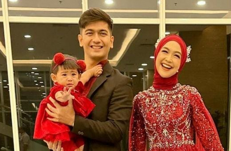 Teuku Ryan bersama Ria Ricis dan Moana [Instagram/@teukuryantr]