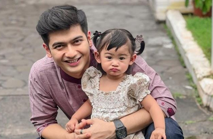 Teuku Ryan bersama Moana [Instagram/@teukuryantr]
