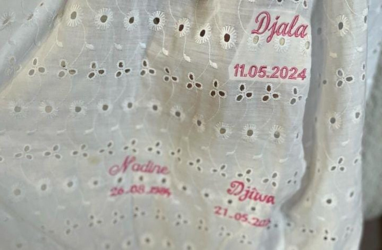 Detail dress yang dikenakan Nadine, Djiwa dan Djala saat baptis [Instagram/@nadinelist/@dimsanggara]