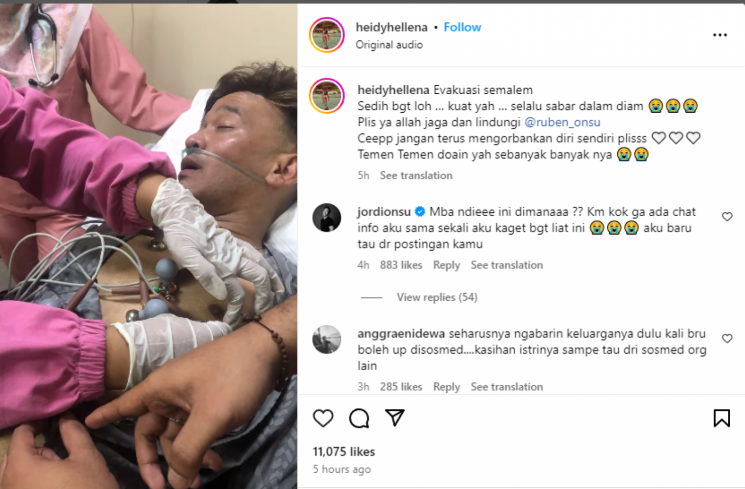 Penampakan Ruben Onsu saat dilarikan ke rumah sakit. (tangkapan layar/Instagram)