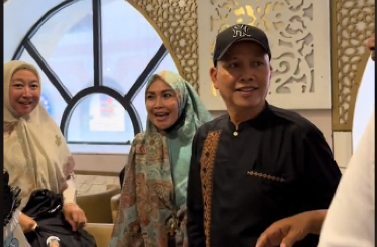 Ayah Rozak ngamuk-ngamuk karena tak terima Indonesia dihina warga Malaysia.