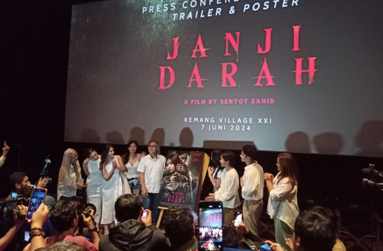 Peluncuran poster dan trailer Film Janji Darah di Kemang Village, Jakarta Selatan, Jumat (7/6/2024) (Tomy T.)