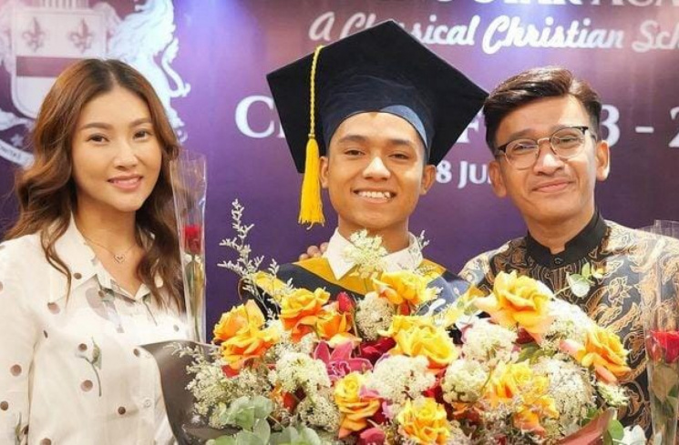 Betrand Peto bersama Sarwendah dan Ruben Onsu (Instagram/@ruben_onsu)