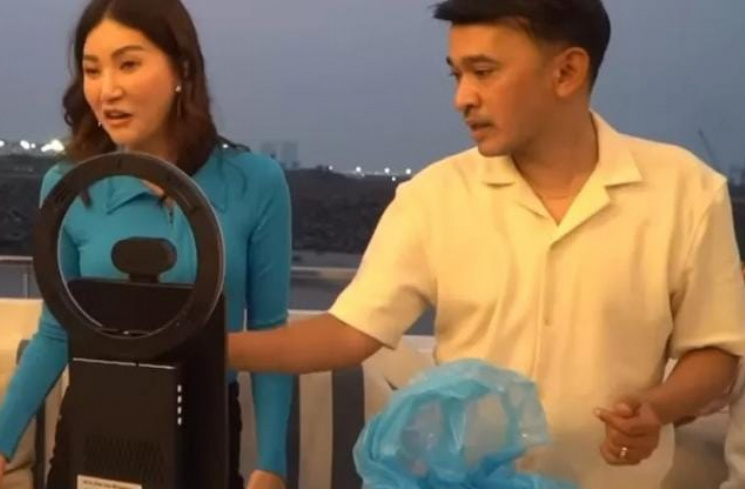 Hadiah terakhir Ruben Onsu untuk Sarwendah di ulang tahun pernikahan yang ke-10 [YouTube The Onsu Family]