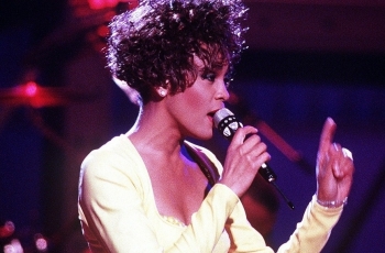 Mengenang Whitney Houston Lewat Film Dokumenter