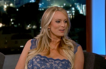 Blak-blakan, Stormy Daniel Beberkan Adegan Ranjangnya dengan Trump