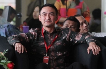 Sepak Terjang Zumi Zola dari Artis Hingga Sandungan Dunia Politik