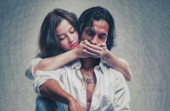 Hubungan Adem Ayem Meski LDR, Yuk Intip Moment Kemesraan Kimberly Rider dan Edward Akbar