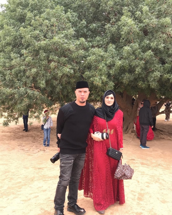 Ahmad Dhani dan Mulan Jameela bulan madu di Yerusalem