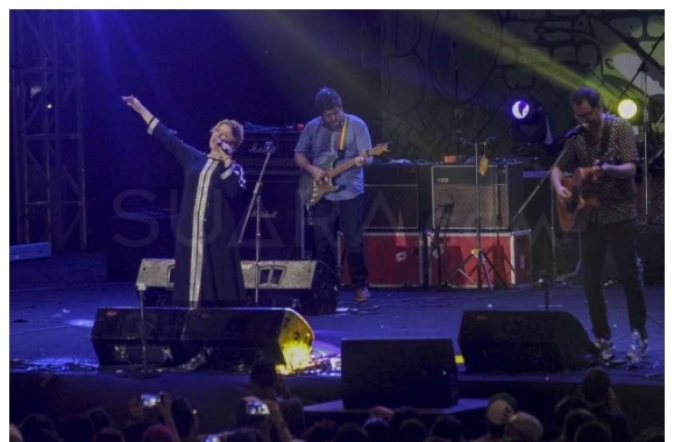 sixpence none the richer
