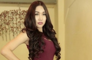 Adu Dada, Lucinta Luna Sakiti Teman Duetnya!
