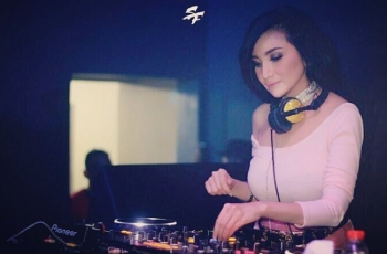7 Pesona Kiki Amalia, Potret Seksinya Bak Remaja padahal Usia 36 Tahun